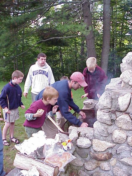File:Hilton Grillin.jpg