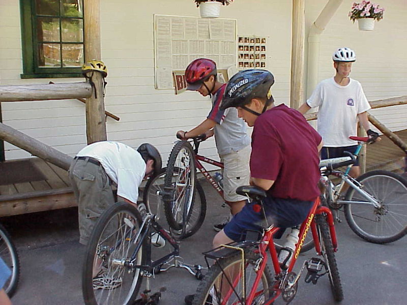 File:Fixin Brake.jpg