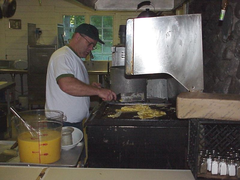 File:Randy making eggs.jpg