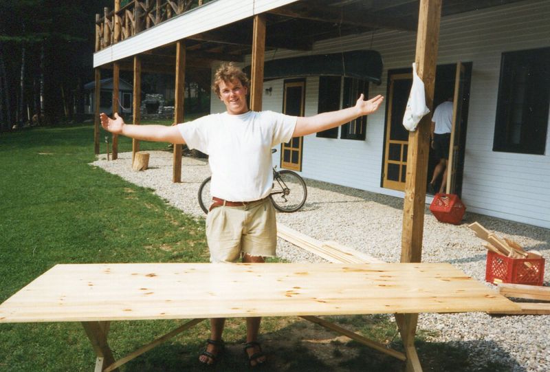 File:ThomasTable.jpg